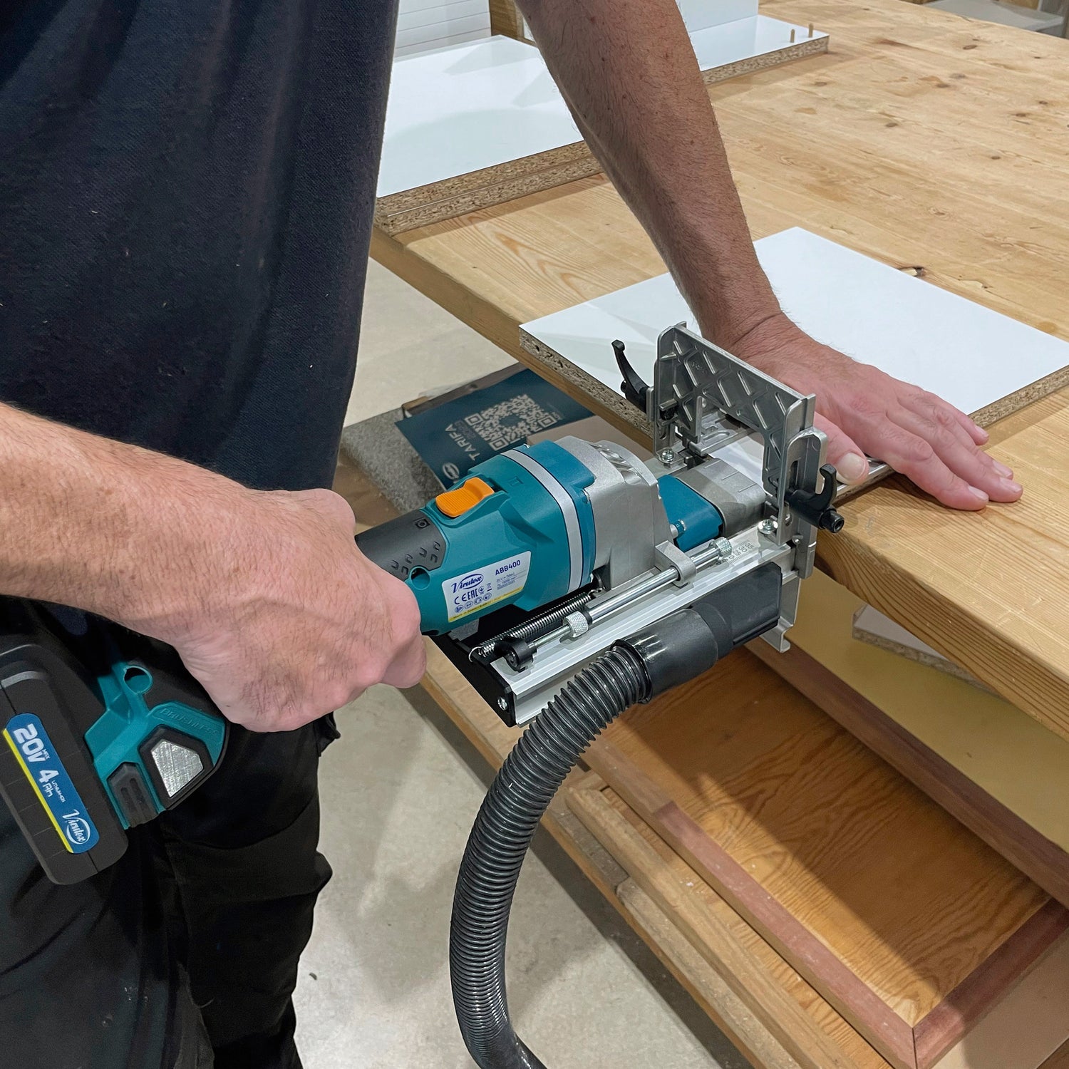 ABB400 CORDLESS DOWEL JOINTER (W+B)