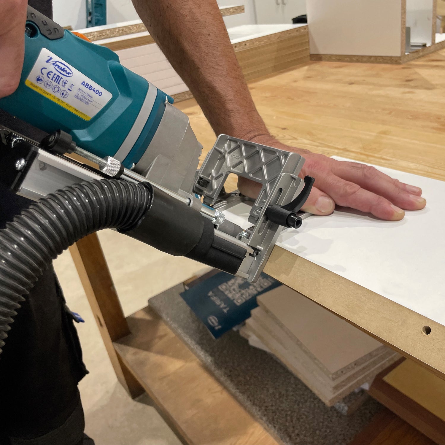 ABB400 CORDLESS DOWEL JOINTER (W+B)