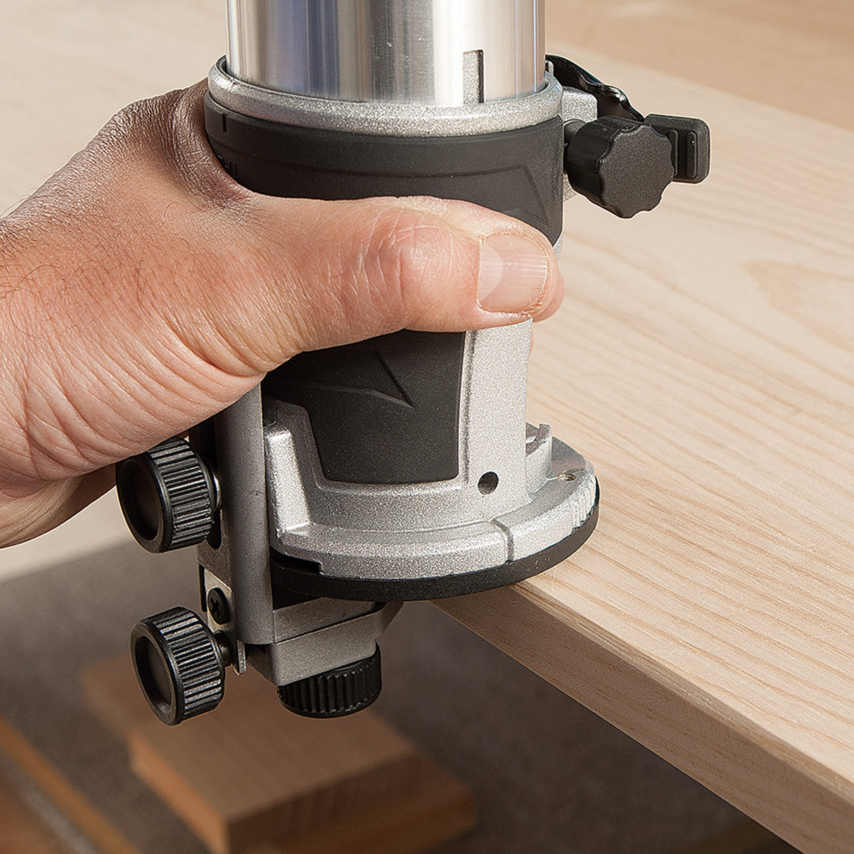 FRESADORA COMPACTA INALÁMBRICA FRB300 (SIN BATERÍA)