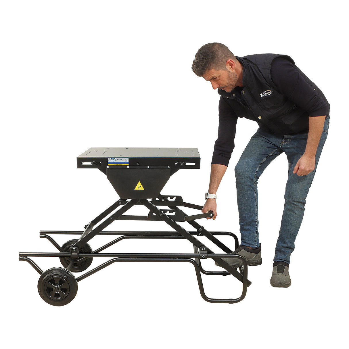 TABLE WITH WHEELS MT58K