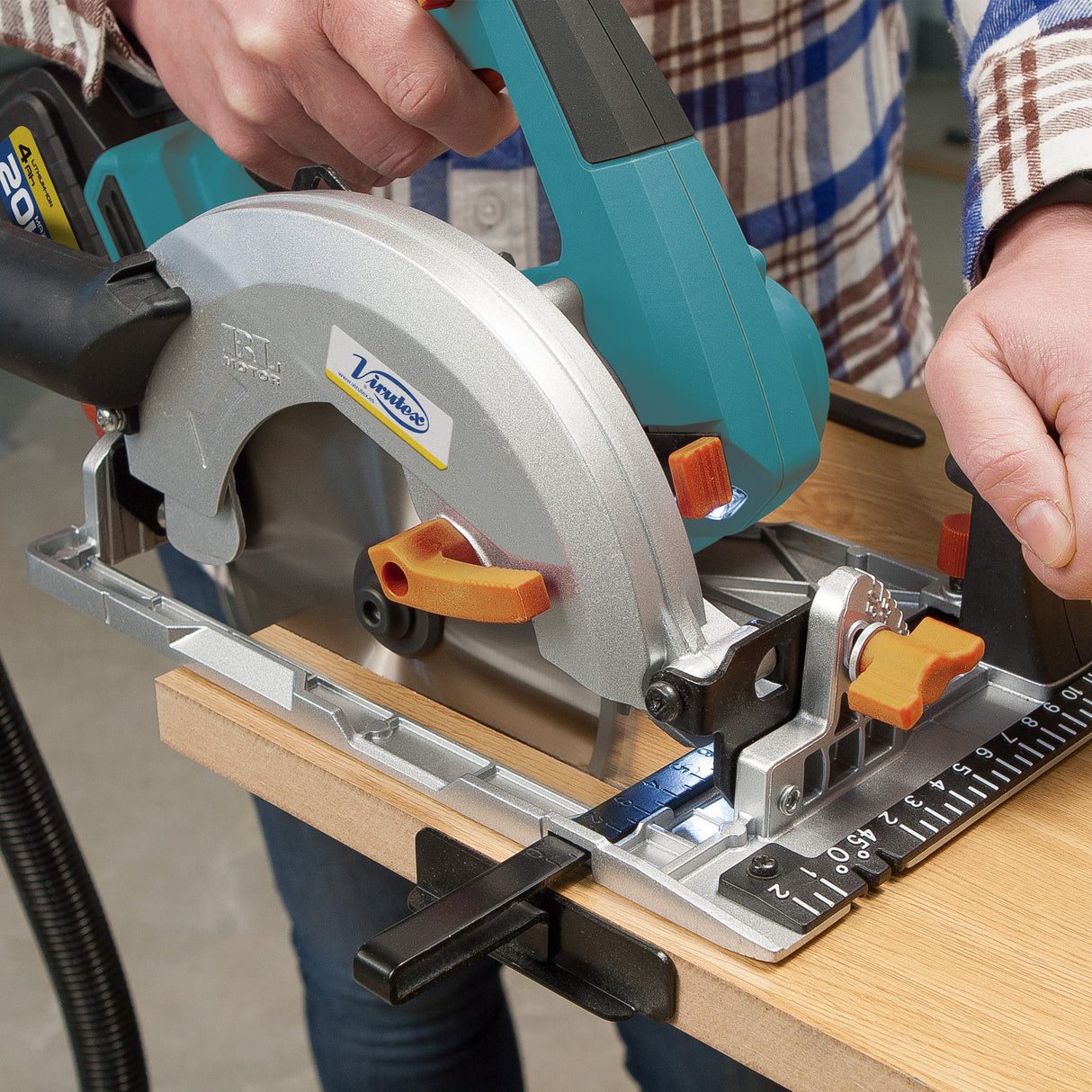 SIERRA CIRCULAR INALÁMBRICA SRB165 (SIN BATERÍA)