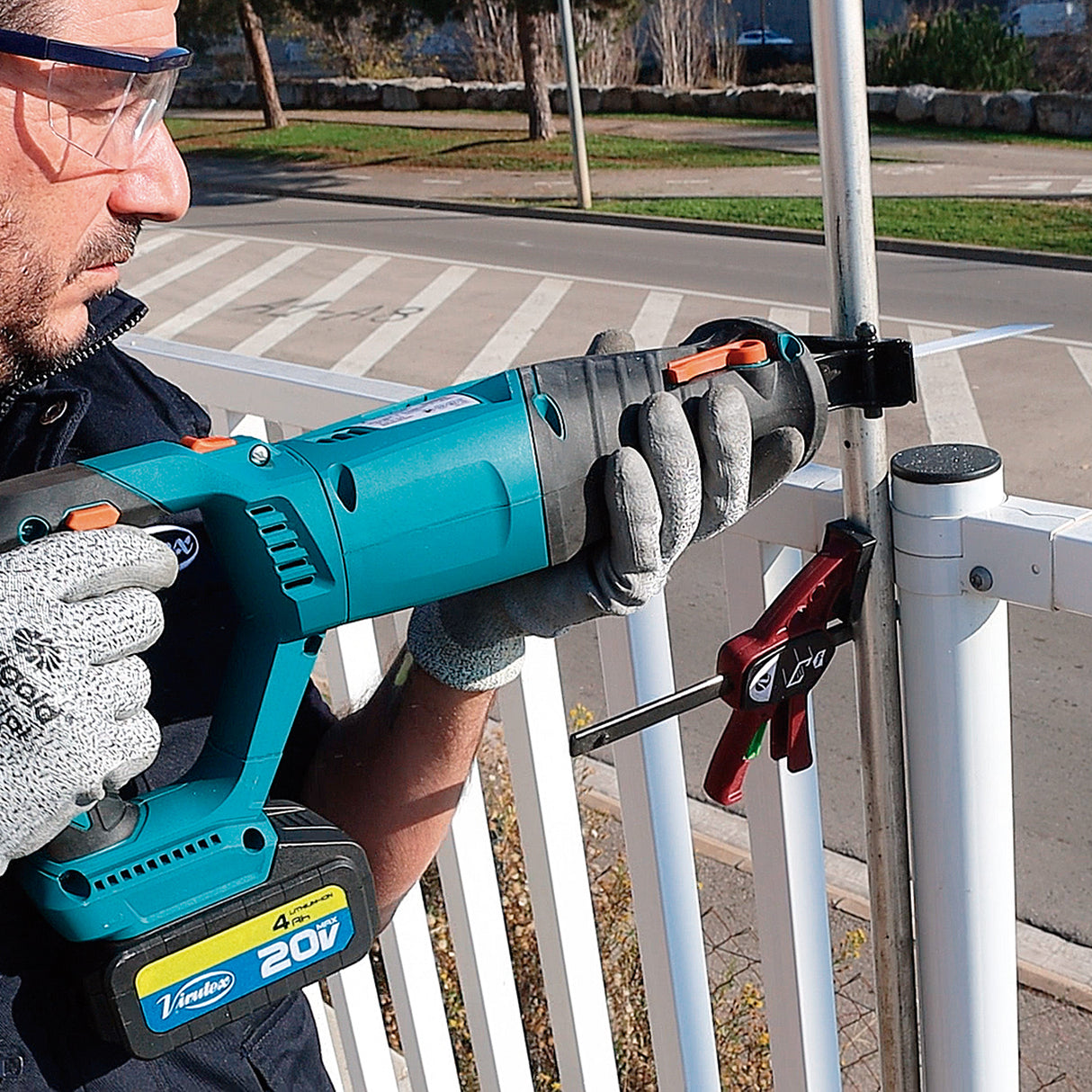 SIERRA DE SABLE A BATERÍA SSB65 (CON BAT.)