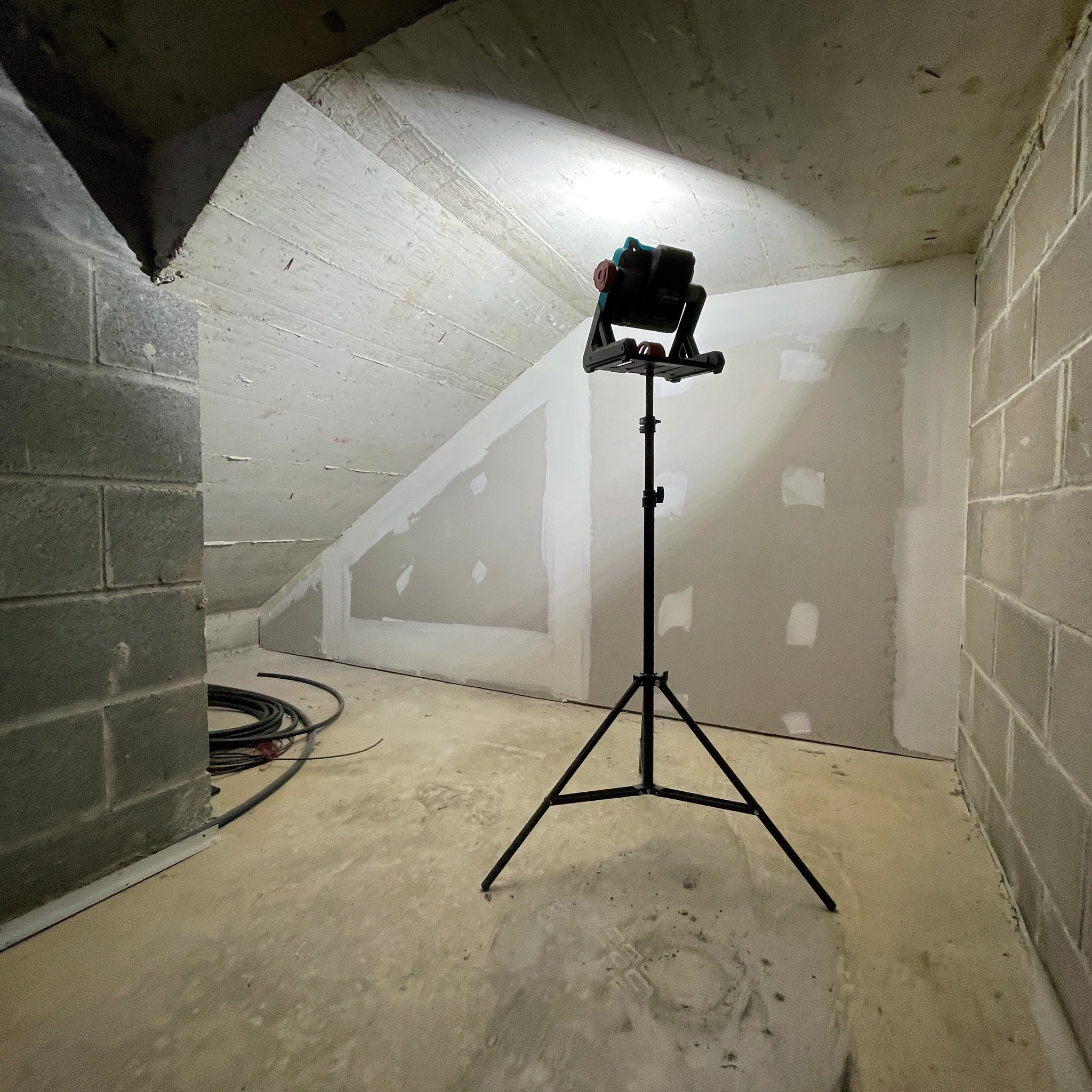 Cordless Work Light VI-Light | Virutex – Virutex USA Corp.